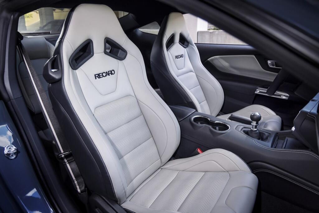 shelby gt500 seats