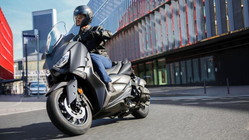 Yamaha XMAX 400 Price in India 2023, Specs, Mileage, & Top Speed